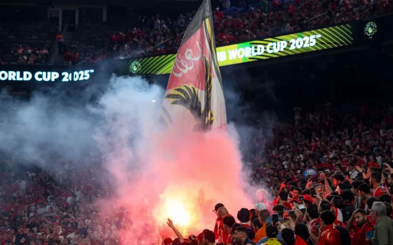 صفقة مدوية.. الأهلي المصري يتفق مع الأنجولي كامويش لتدعيم صفوف الفريق بمدة محددة